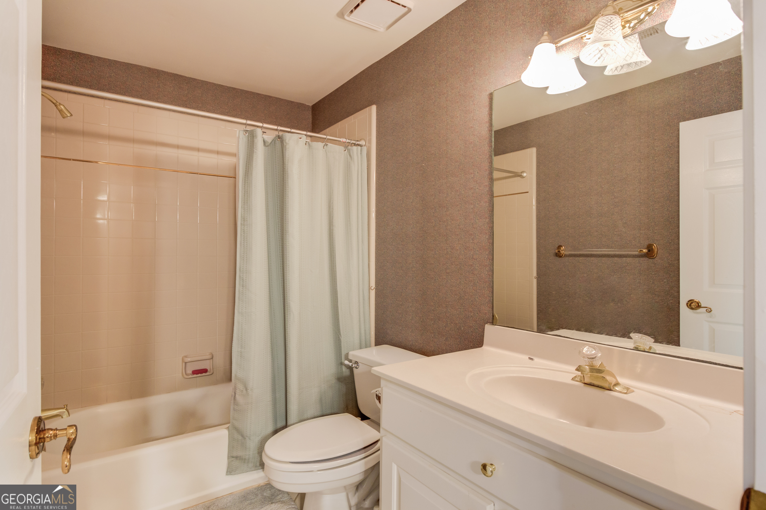 2043 Burgundy Drive Property Photo 33