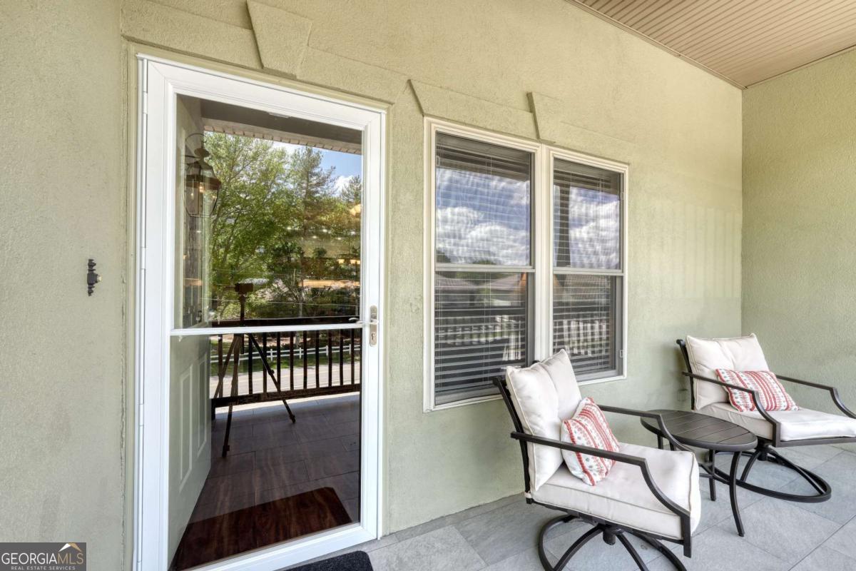 1647e Lakeview Drive Property Photo 8