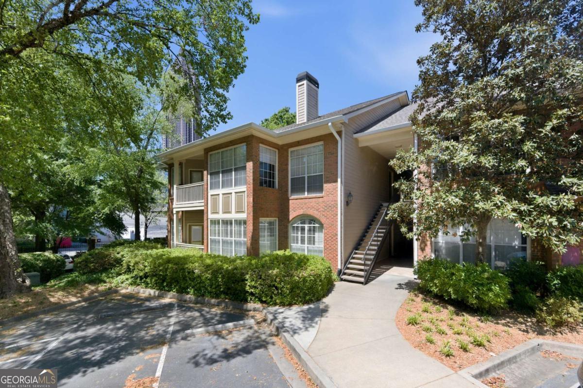 200 NE Renaissance Parkway NE # 304