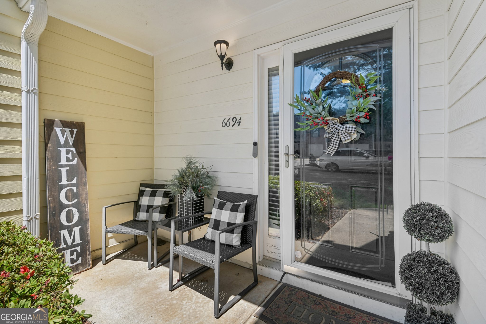 6694 Villa Court Property Photo 2