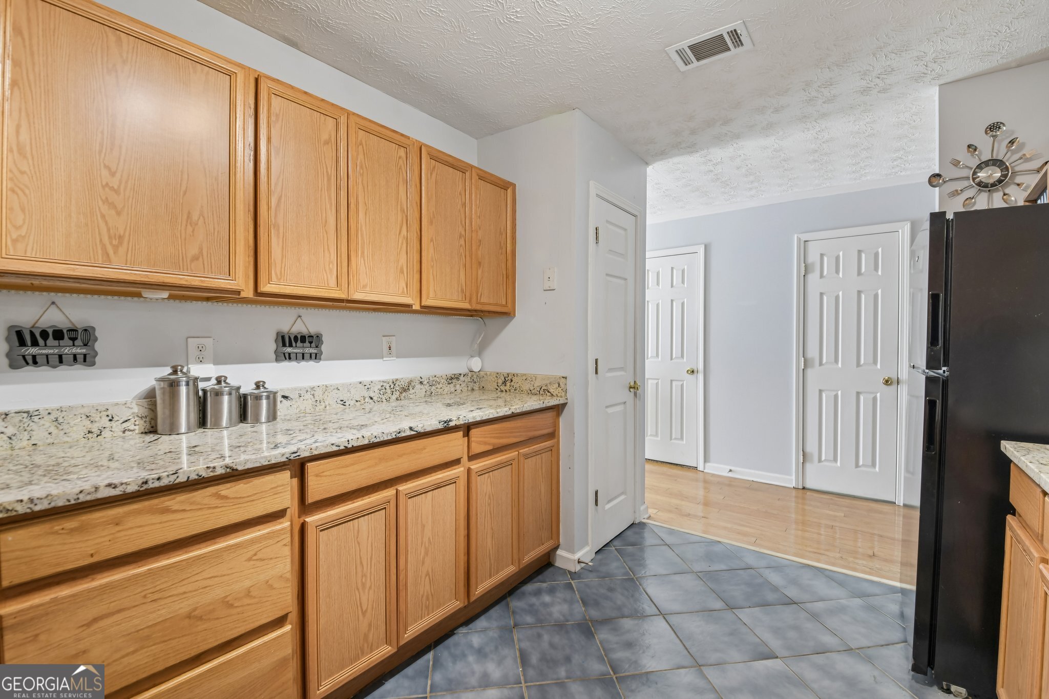 6694 Villa Court Property Photo 10