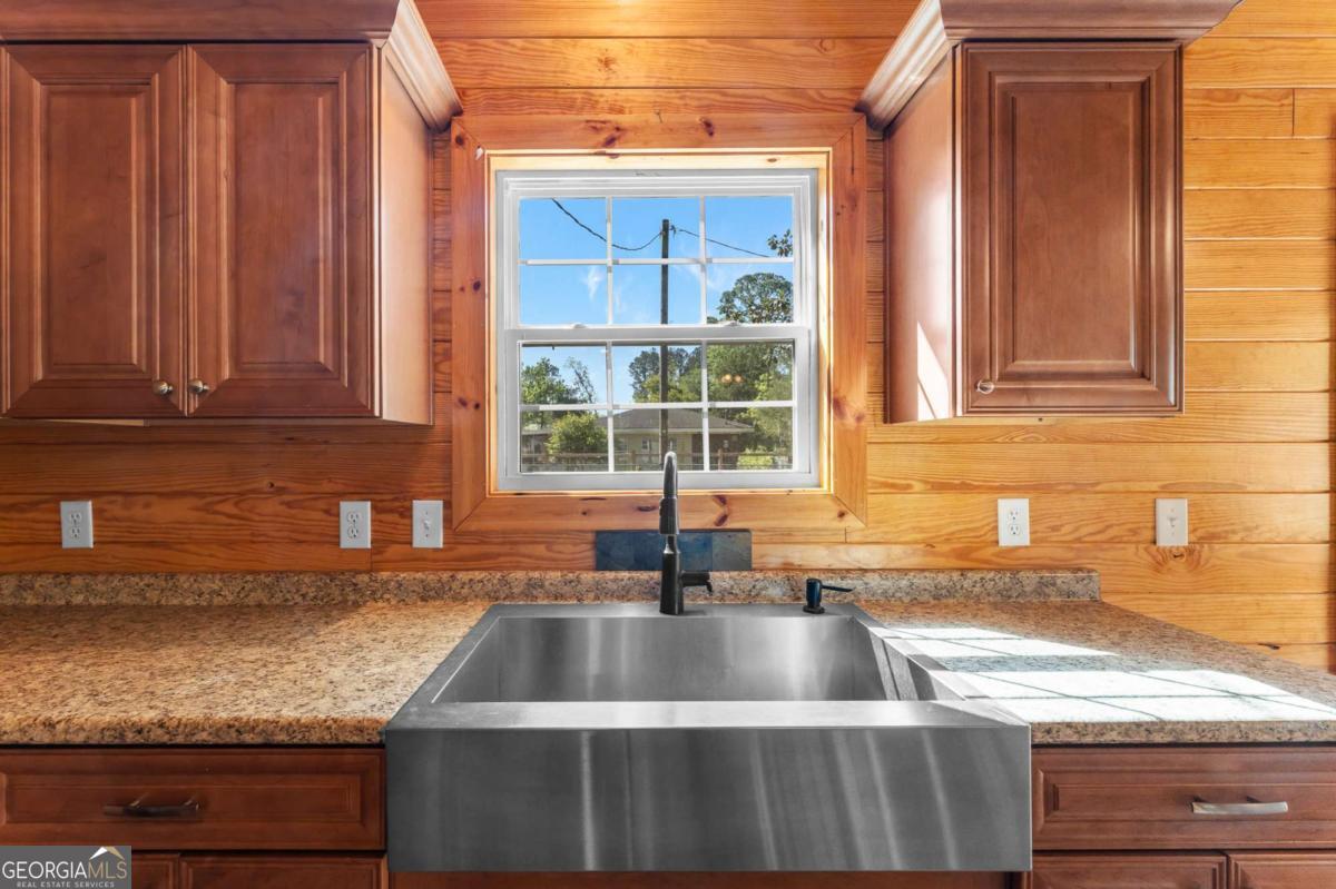 406 Church Street Property Photo 11