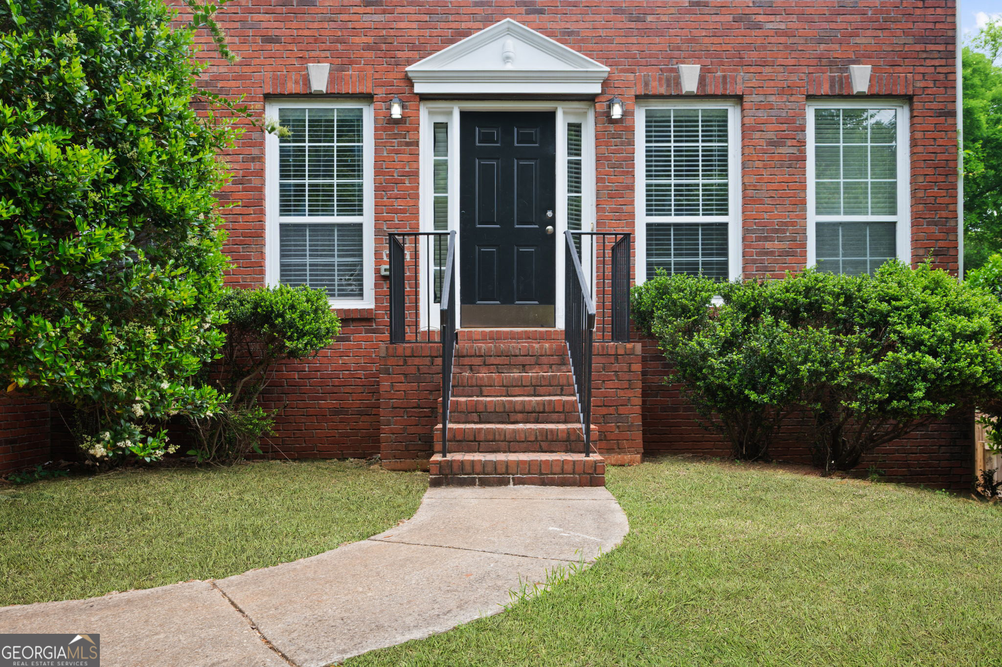 3890 Brentview Place Nw Property Photo 2
