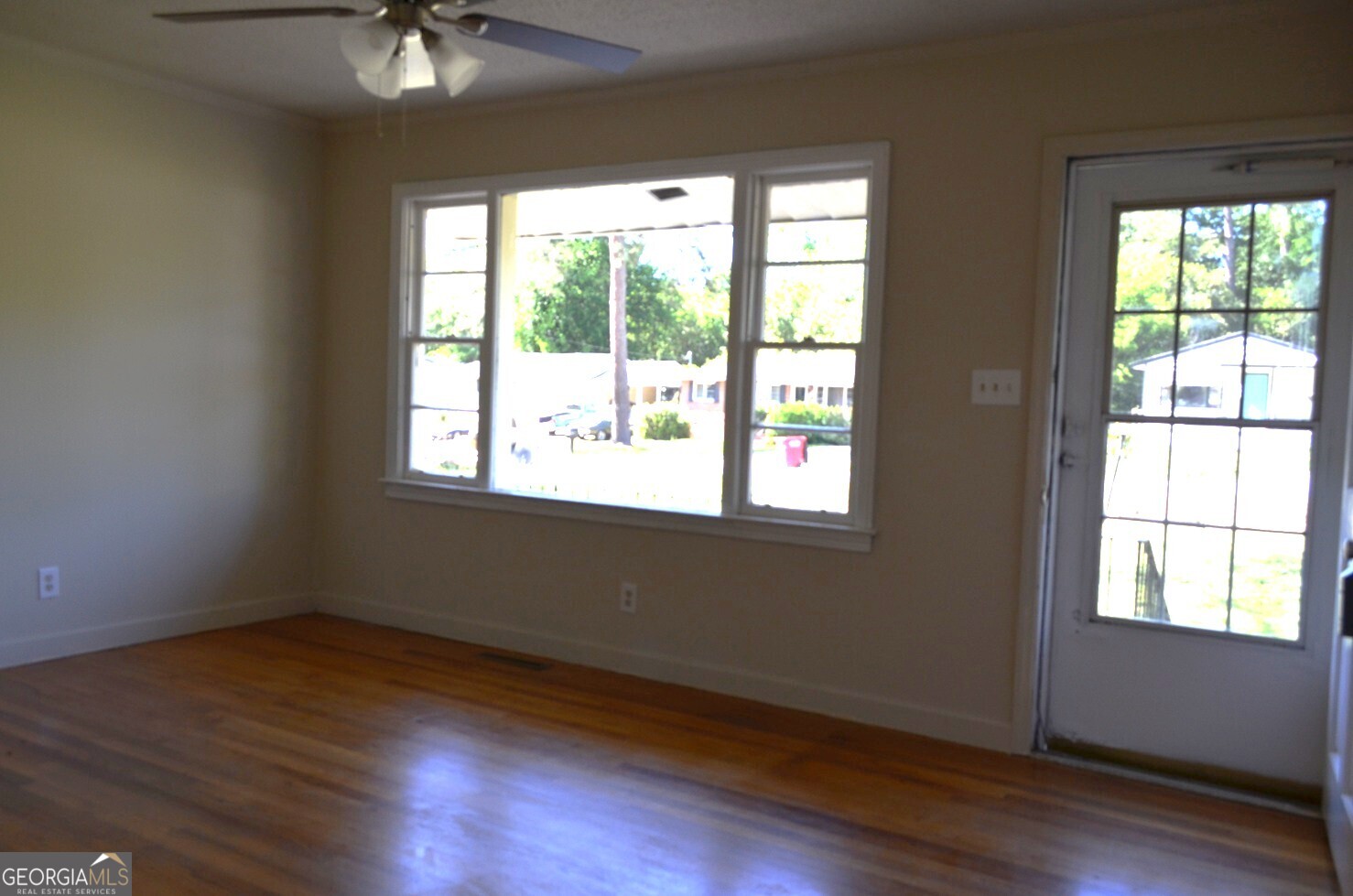 1524 Cambridge Drive Property Photo 3