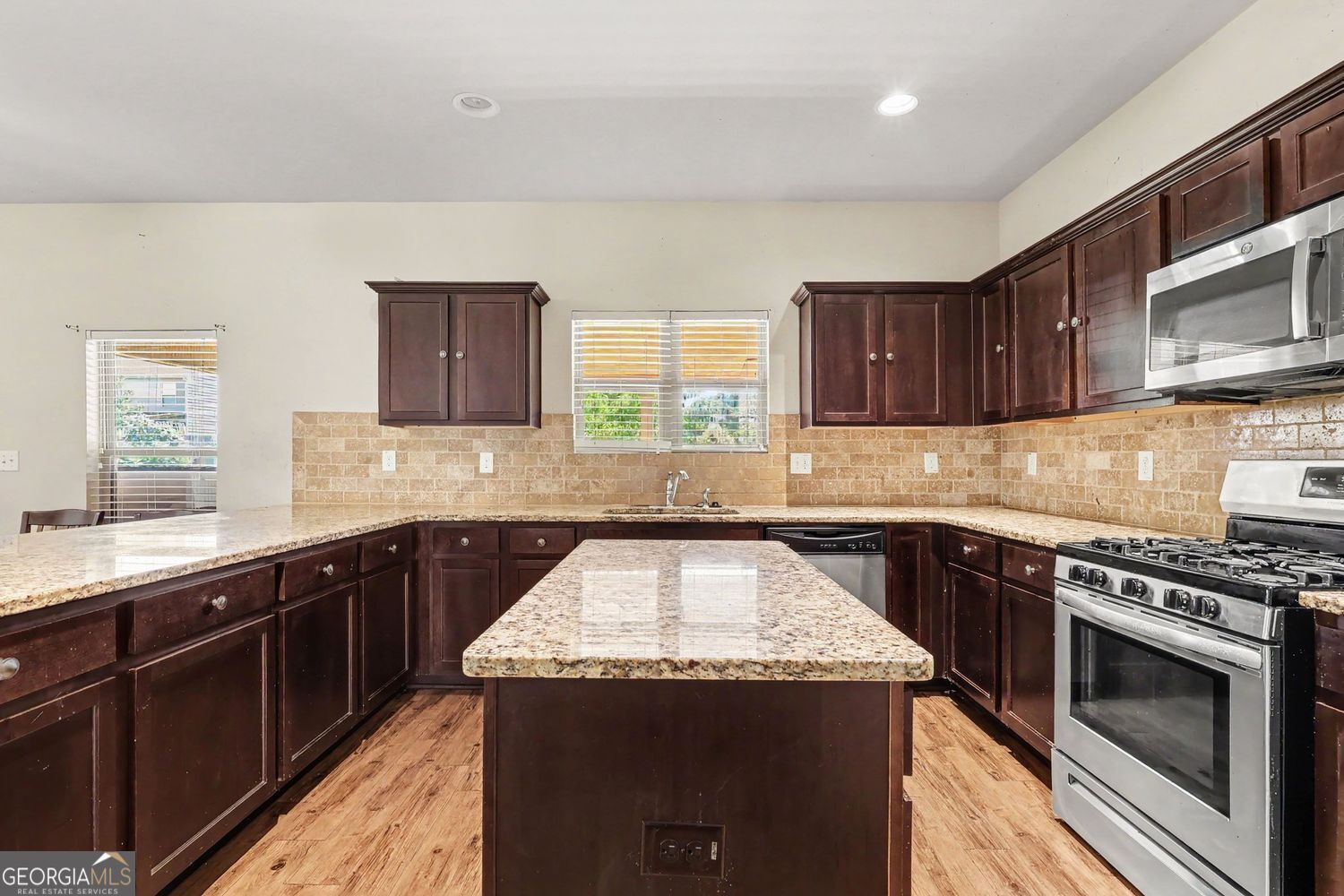 55 Silver Willow Court Property Photo 13