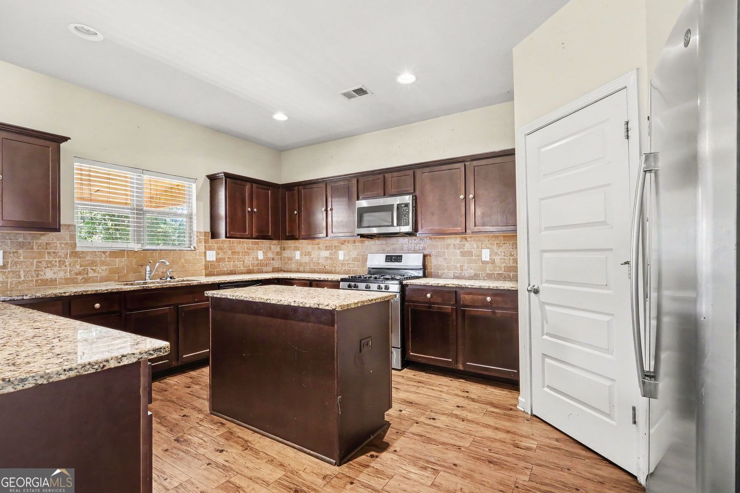 55 Silver Willow Court Property Photo 14