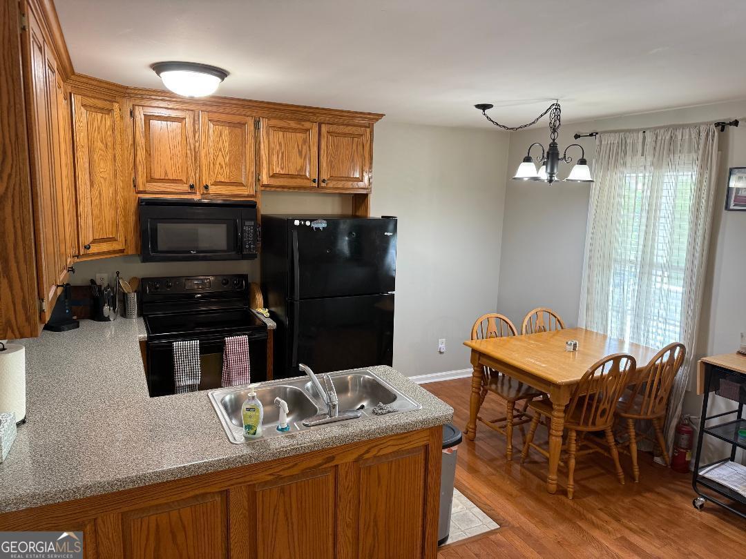 121 Saluda Drive Property Photo 3