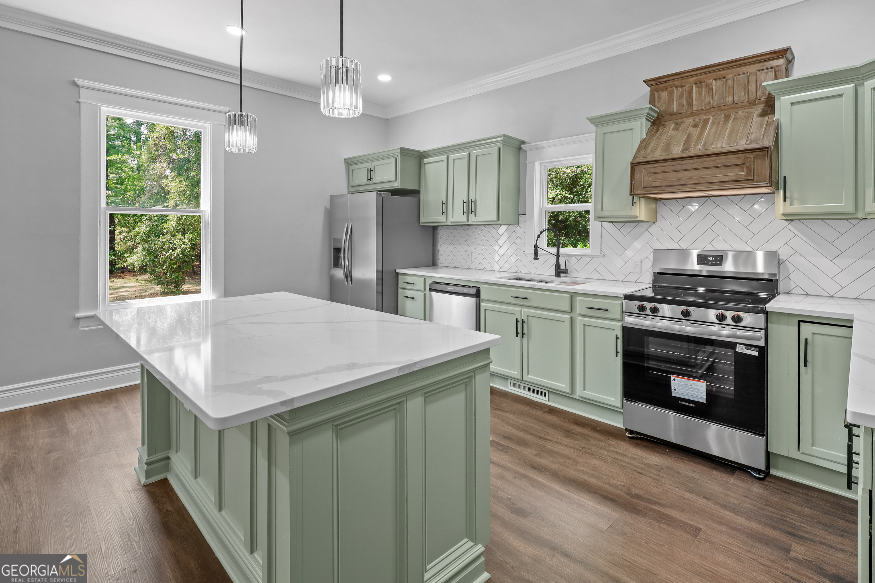 674 Dunlevie Road Property Photo 2