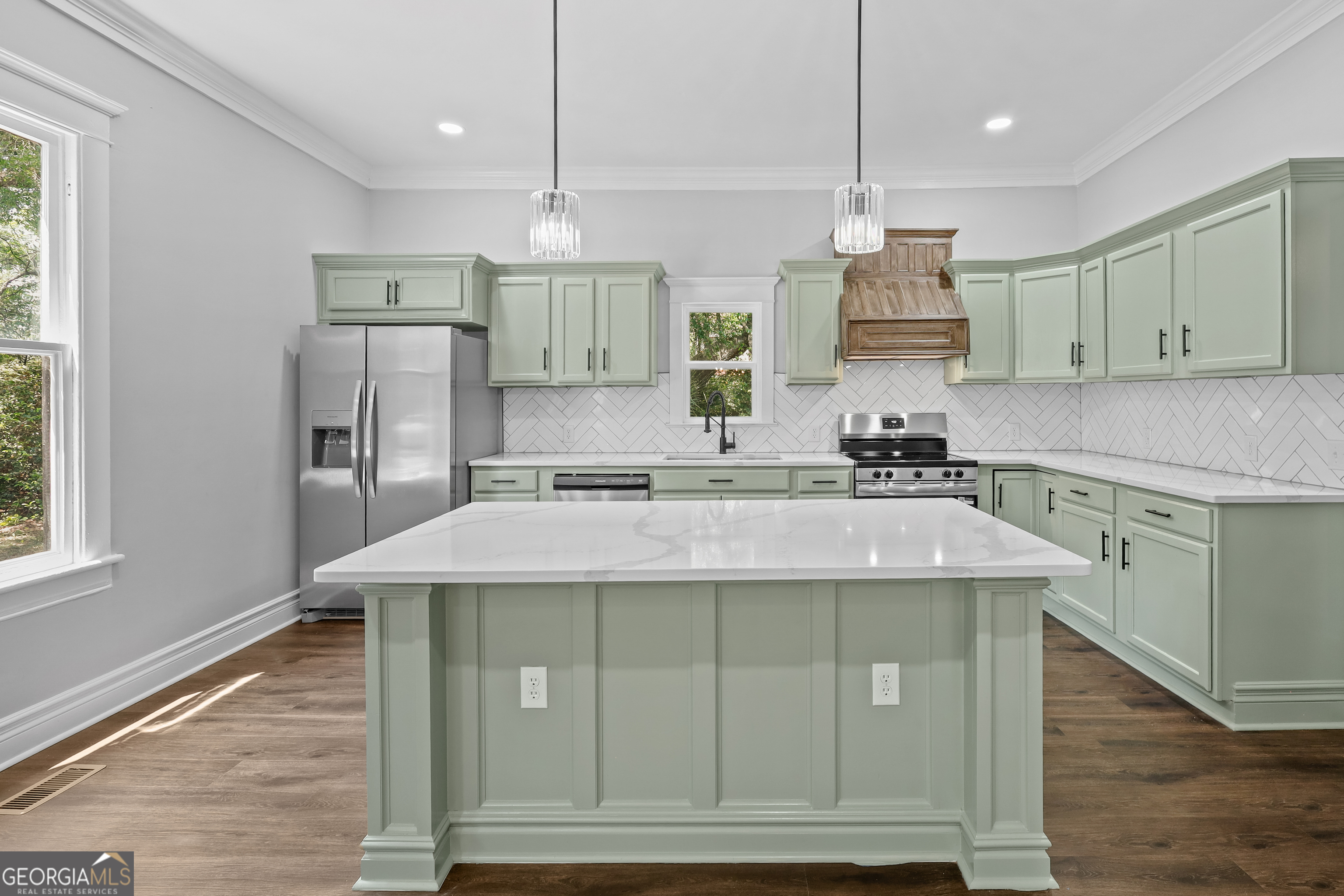 674 Dunlevie Road Property Photo 3