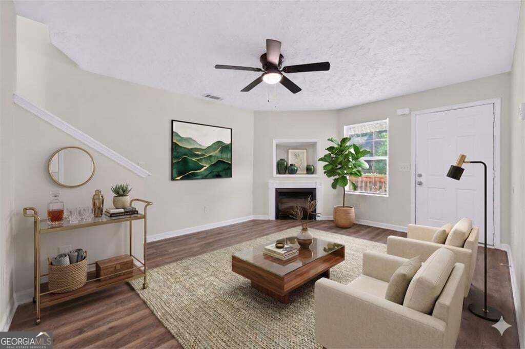 1424 Steam Engine Way Ne Property Photo 2