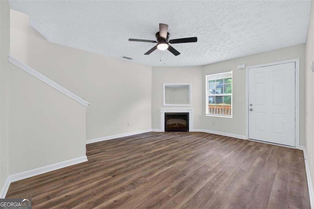 1424 Steam Engine Way Ne Property Photo 11