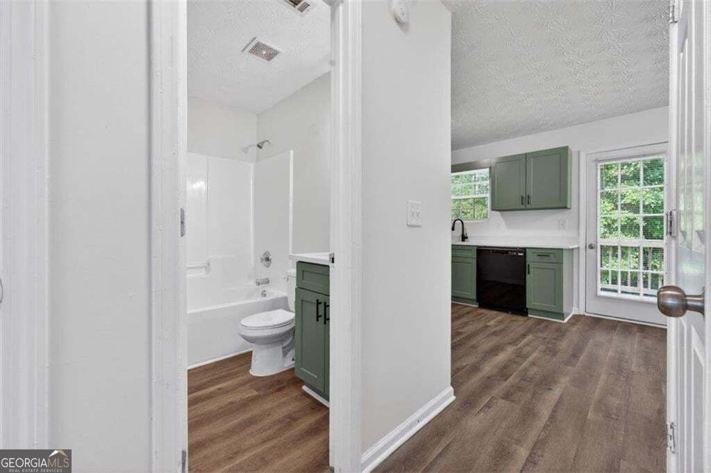 1424 Steam Engine Way Ne Property Photo 13