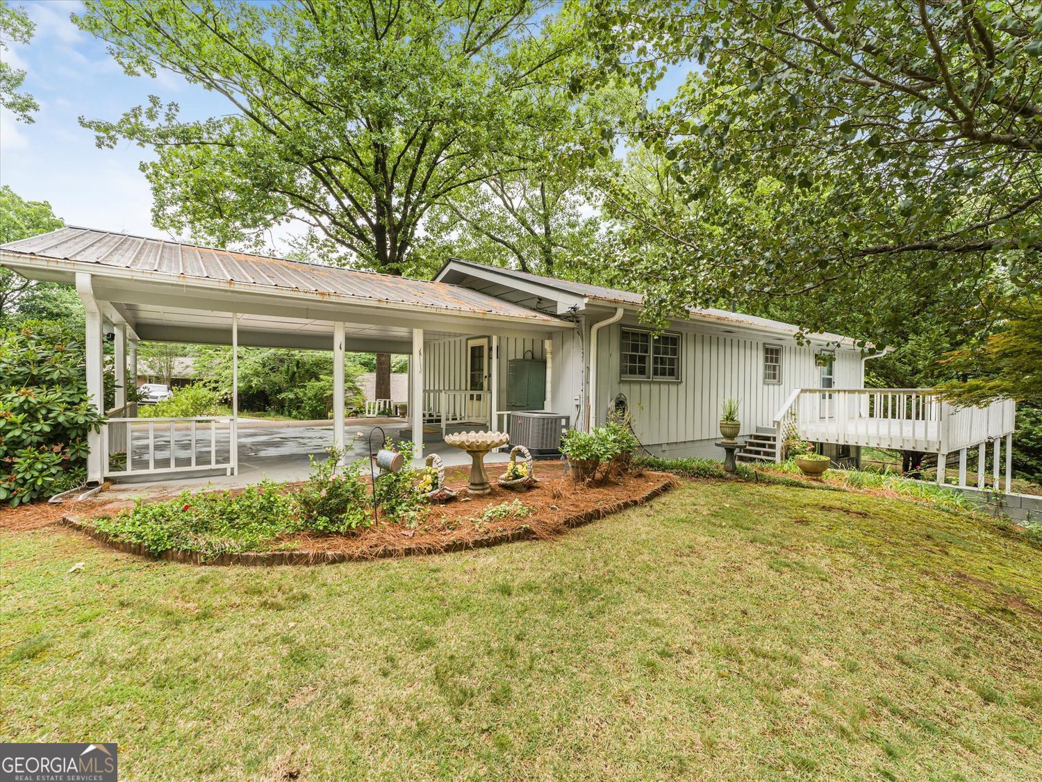 3946 Fraser Circle Property Photo 5