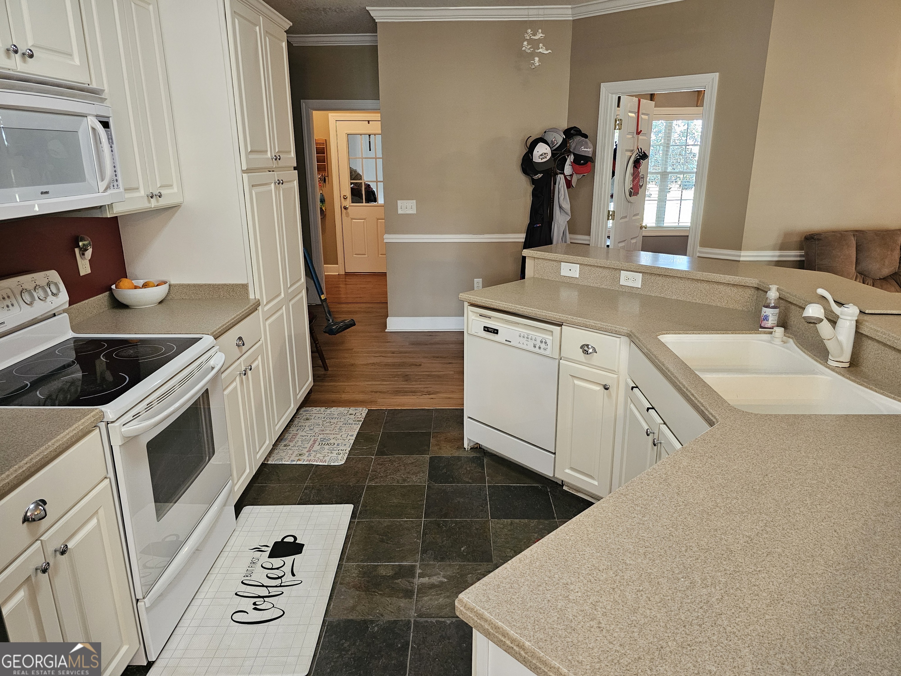 176 Turner Lane Property Photo 8