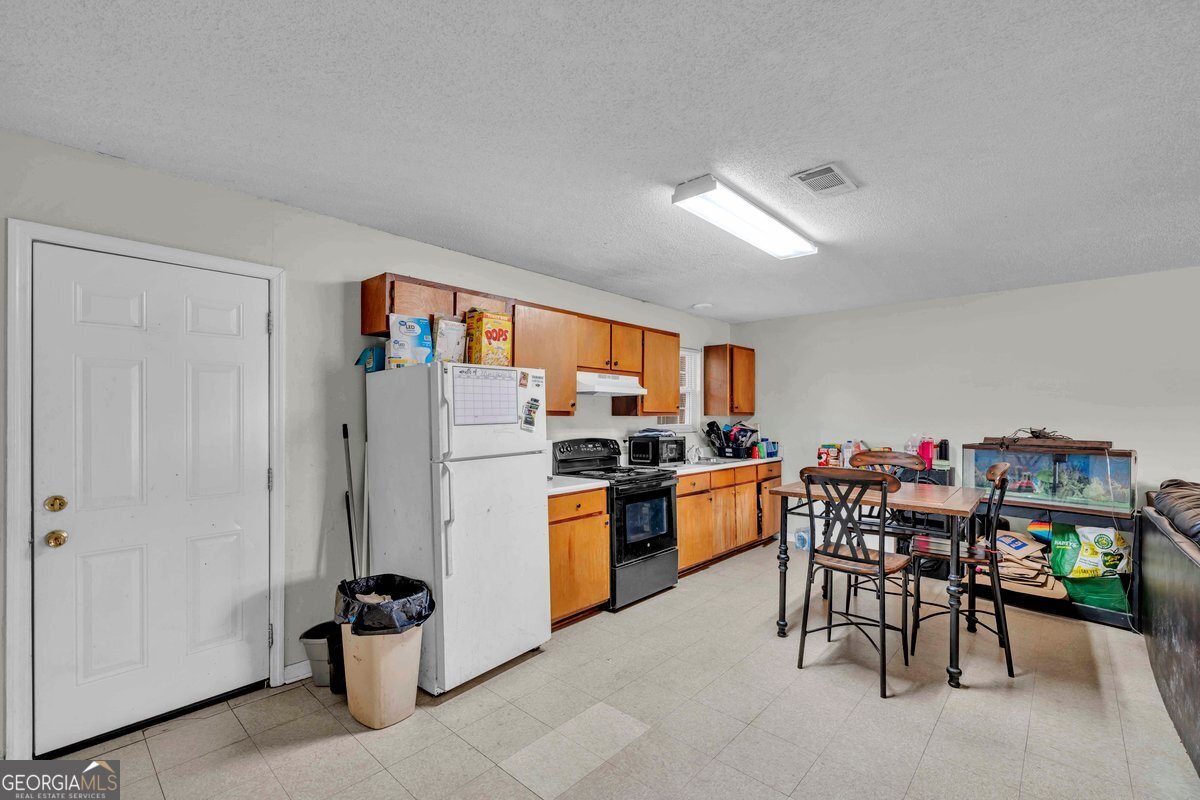 142 Ruby Street Property Photo 4
