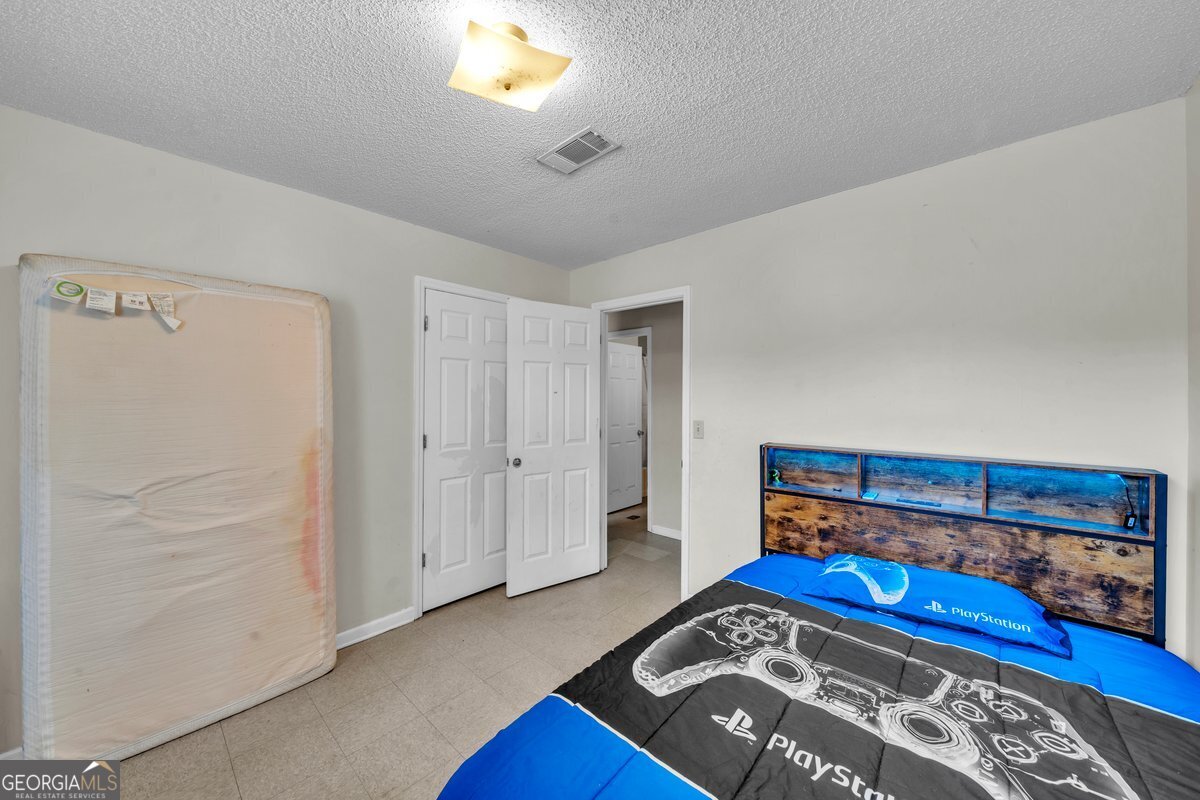 142 Ruby Street Property Photo 8