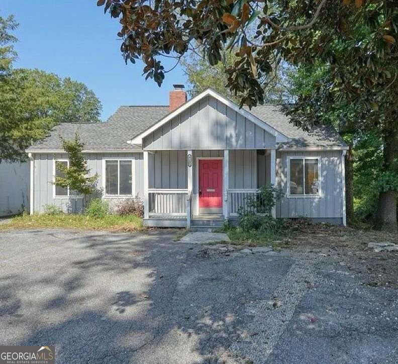 717 Washington Avenue NE Property Photo 1