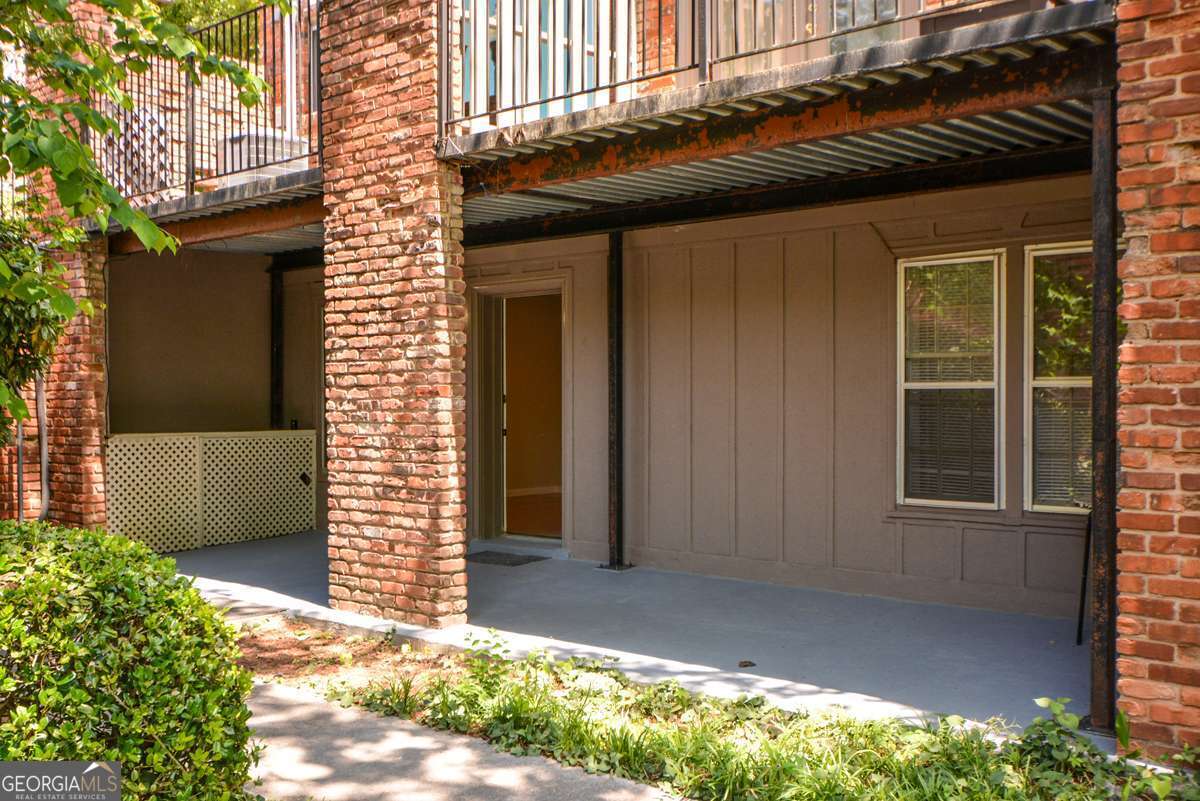 3113 Colonial Way # M Property Photo 3