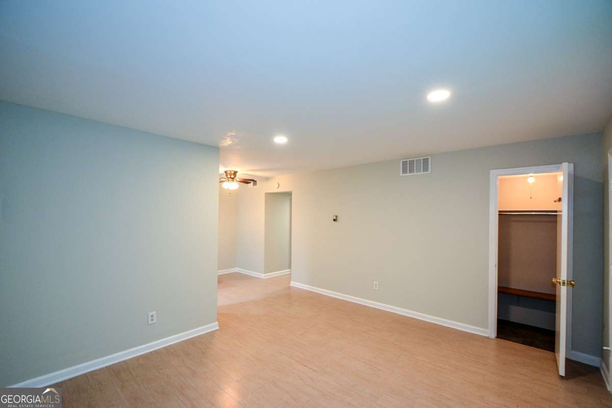 3113 Colonial Way # M Property Photo 8