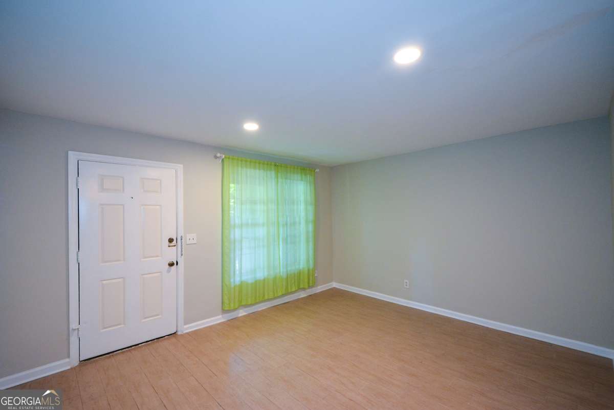 3113 Colonial Way # M Property Photo 10