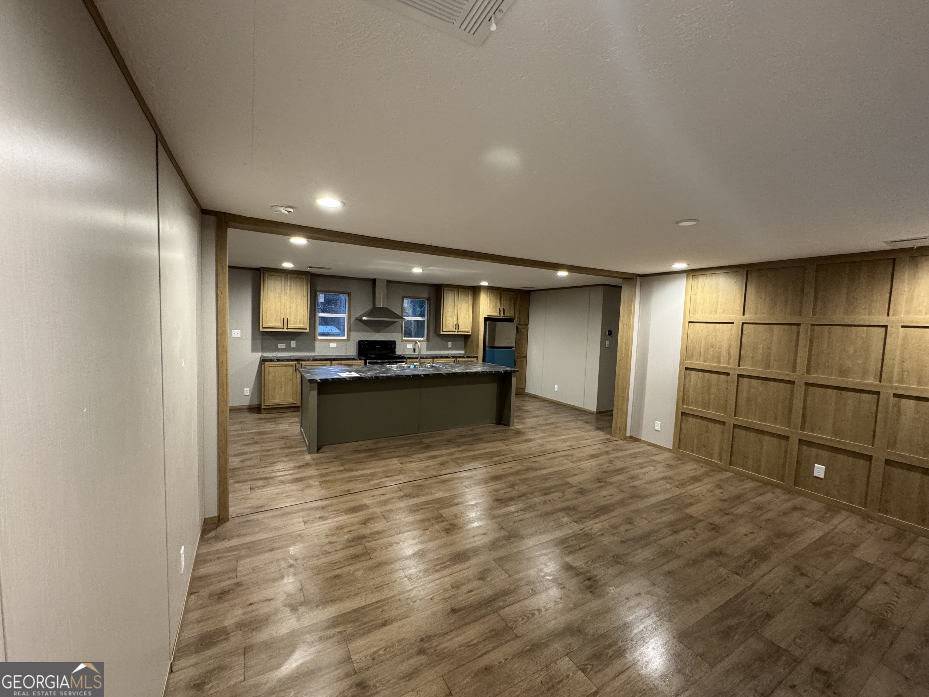 215 Poplar Circle Property Photo 4