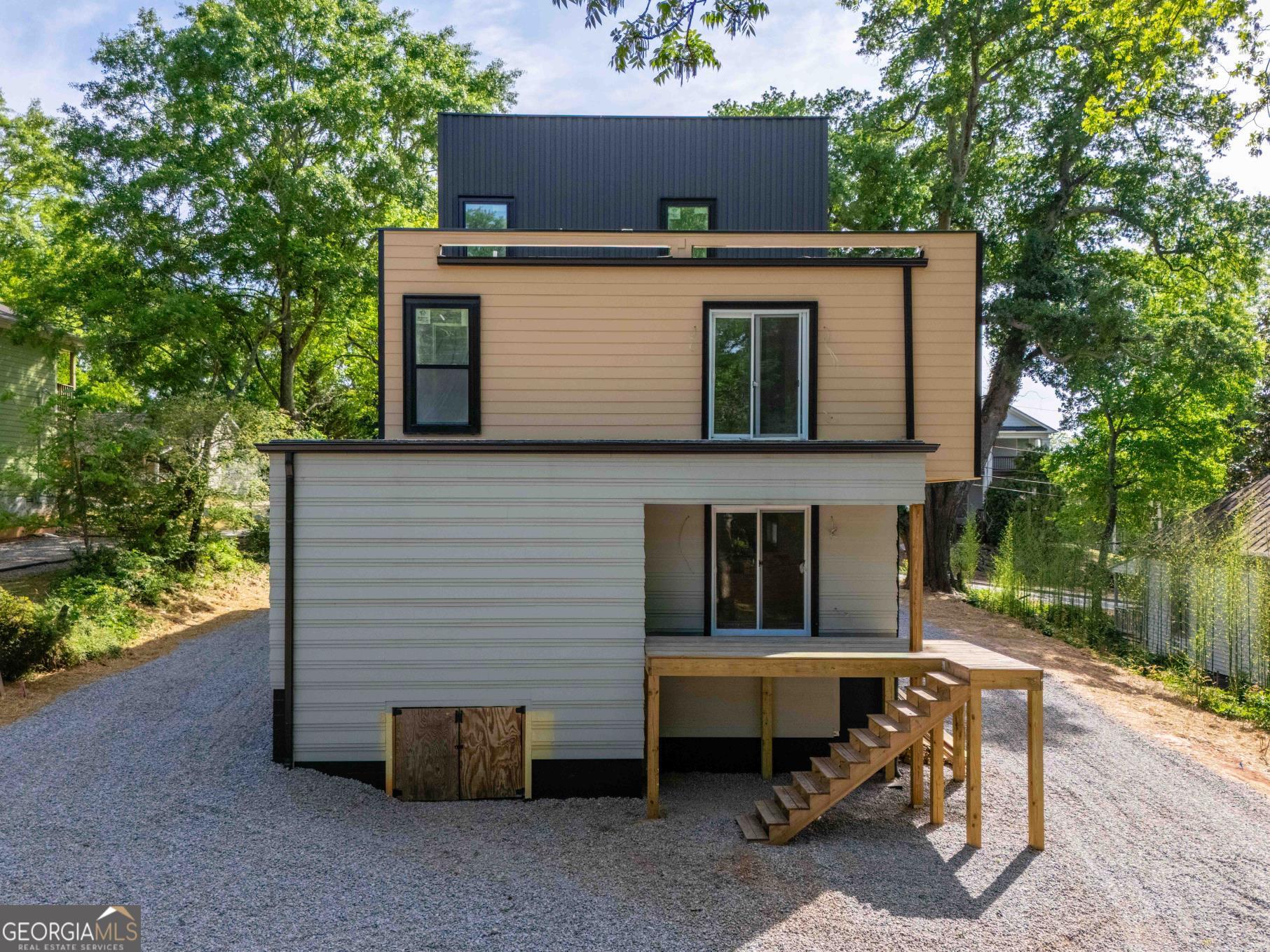 1465 E Broad Street Property Photo 5