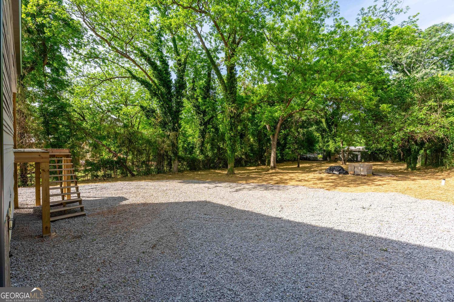 1465 E Broad Street Property Photo 7