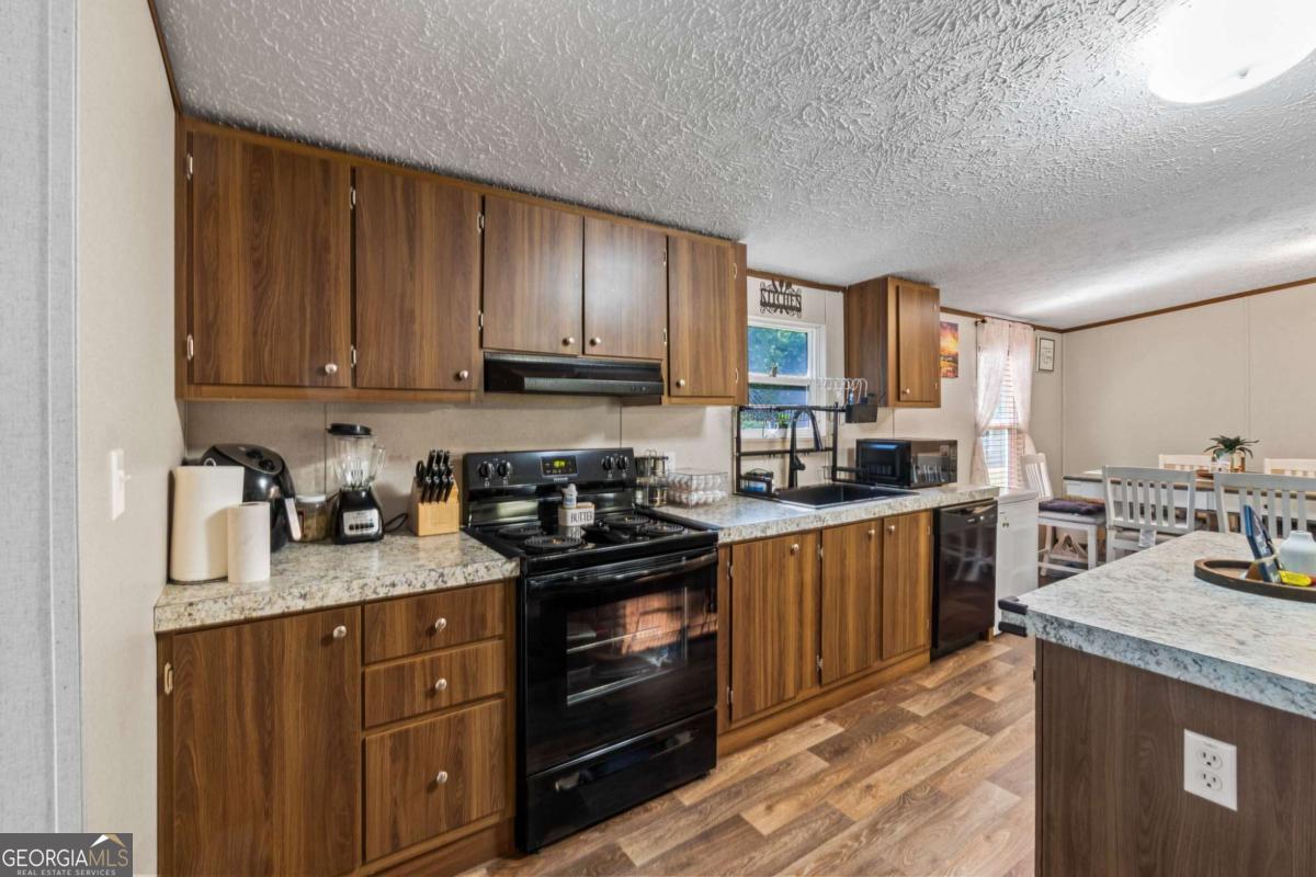 2261 Barnes Drive Property Photo 9
