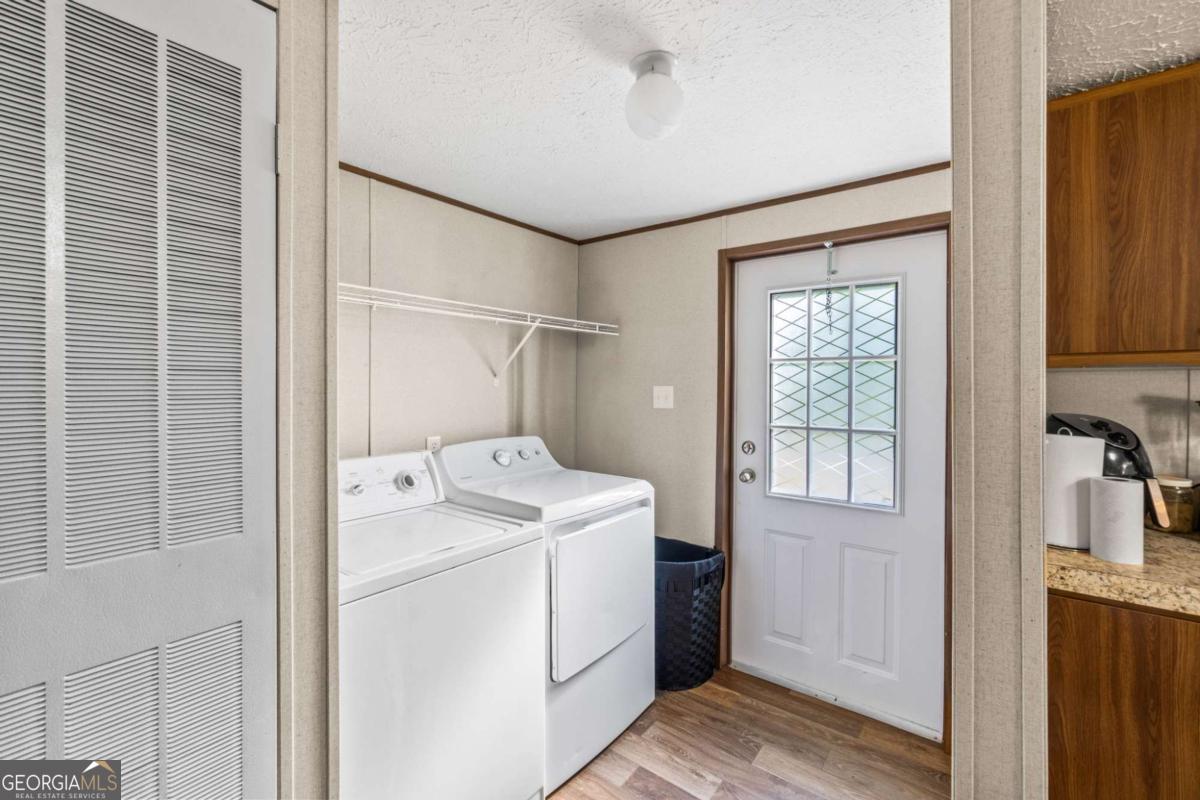 2261 Barnes Drive Property Photo 10