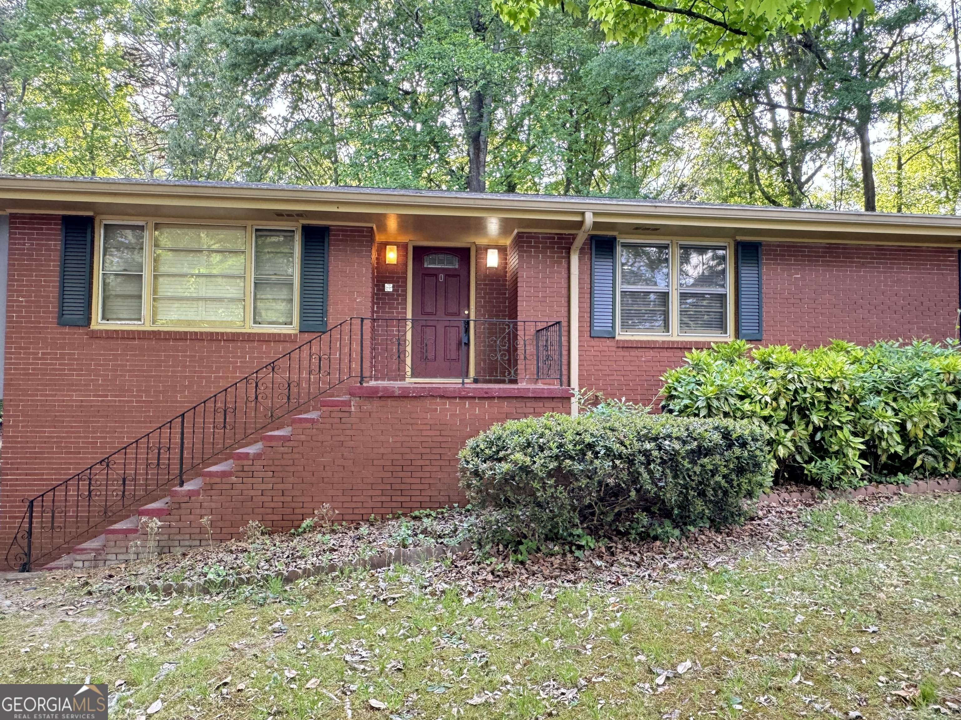 222 Pineview Drive Property Photo 2