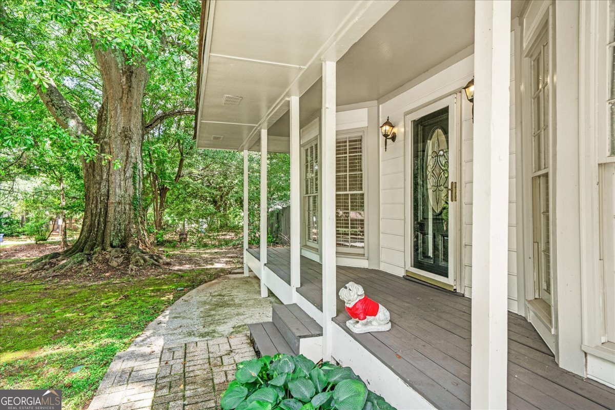 1661 Hudson Road Property Photo 7