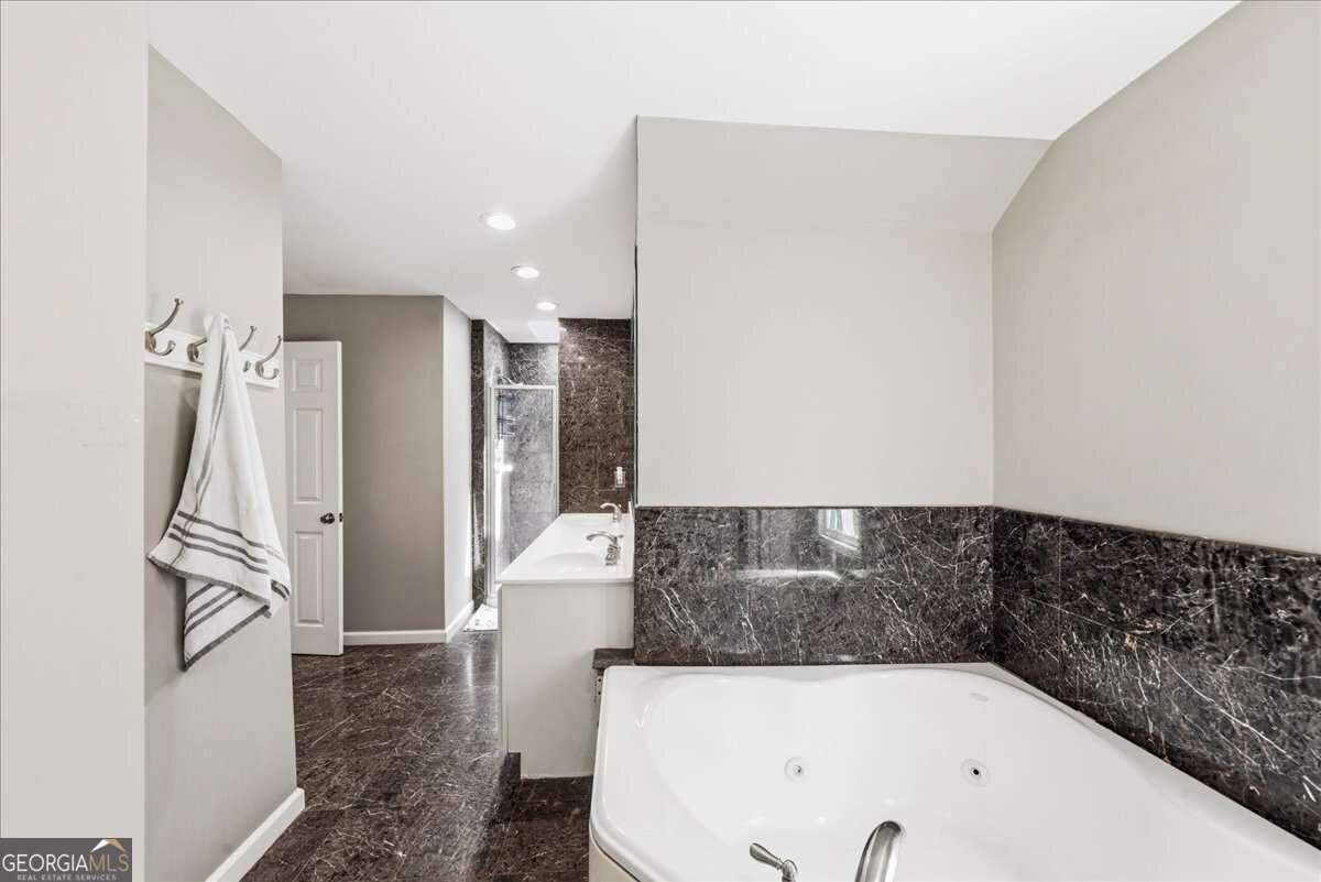 1661 Hudson Road Property Photo 28