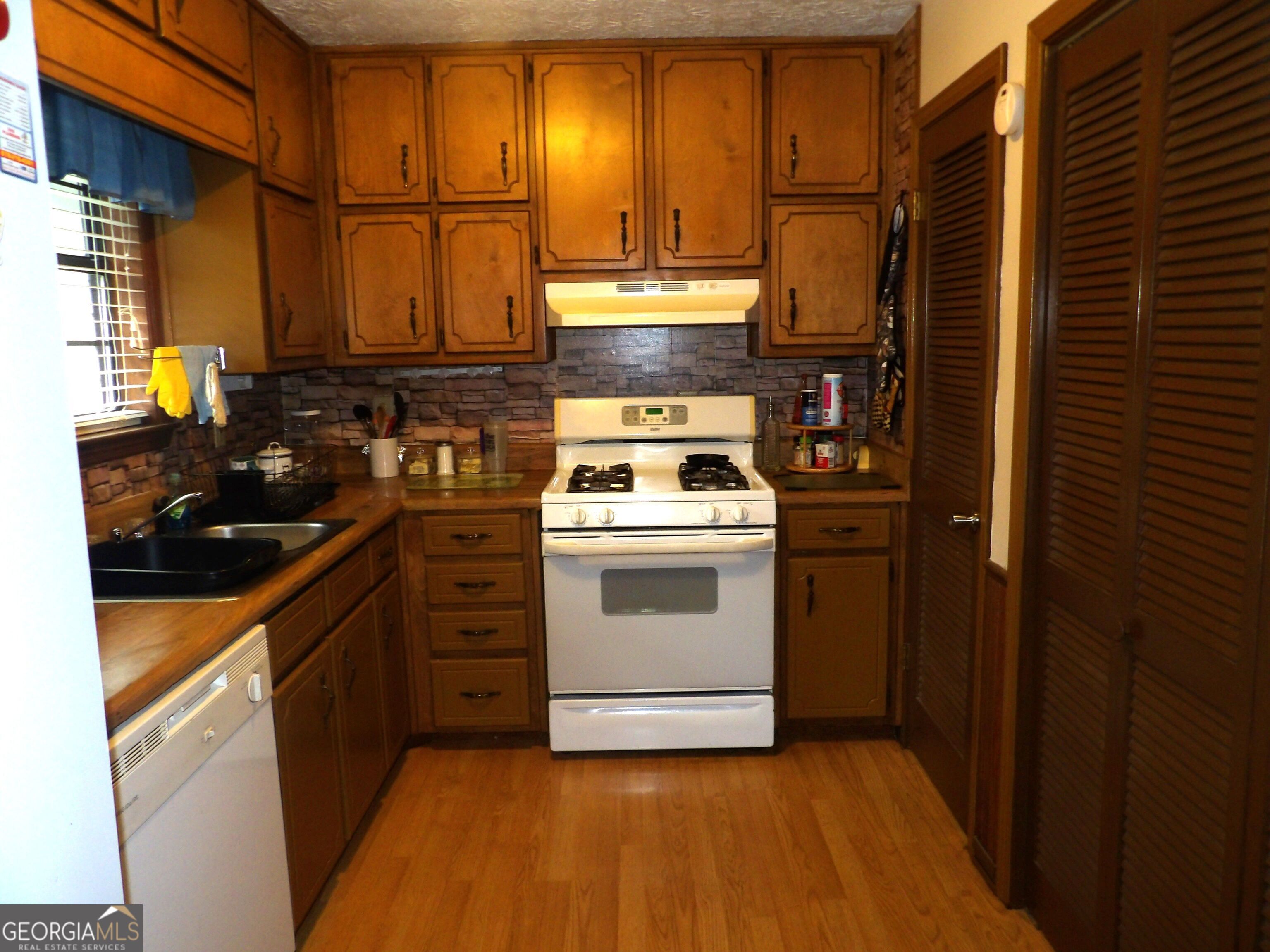 233 Leafwood Lane Property Photo 9