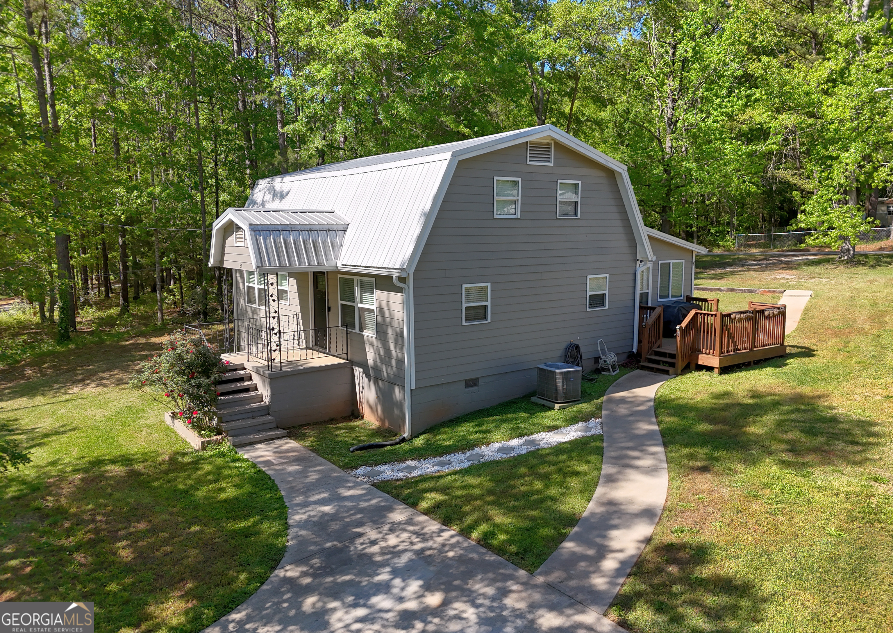51 Cedar Circle Property Photo 2