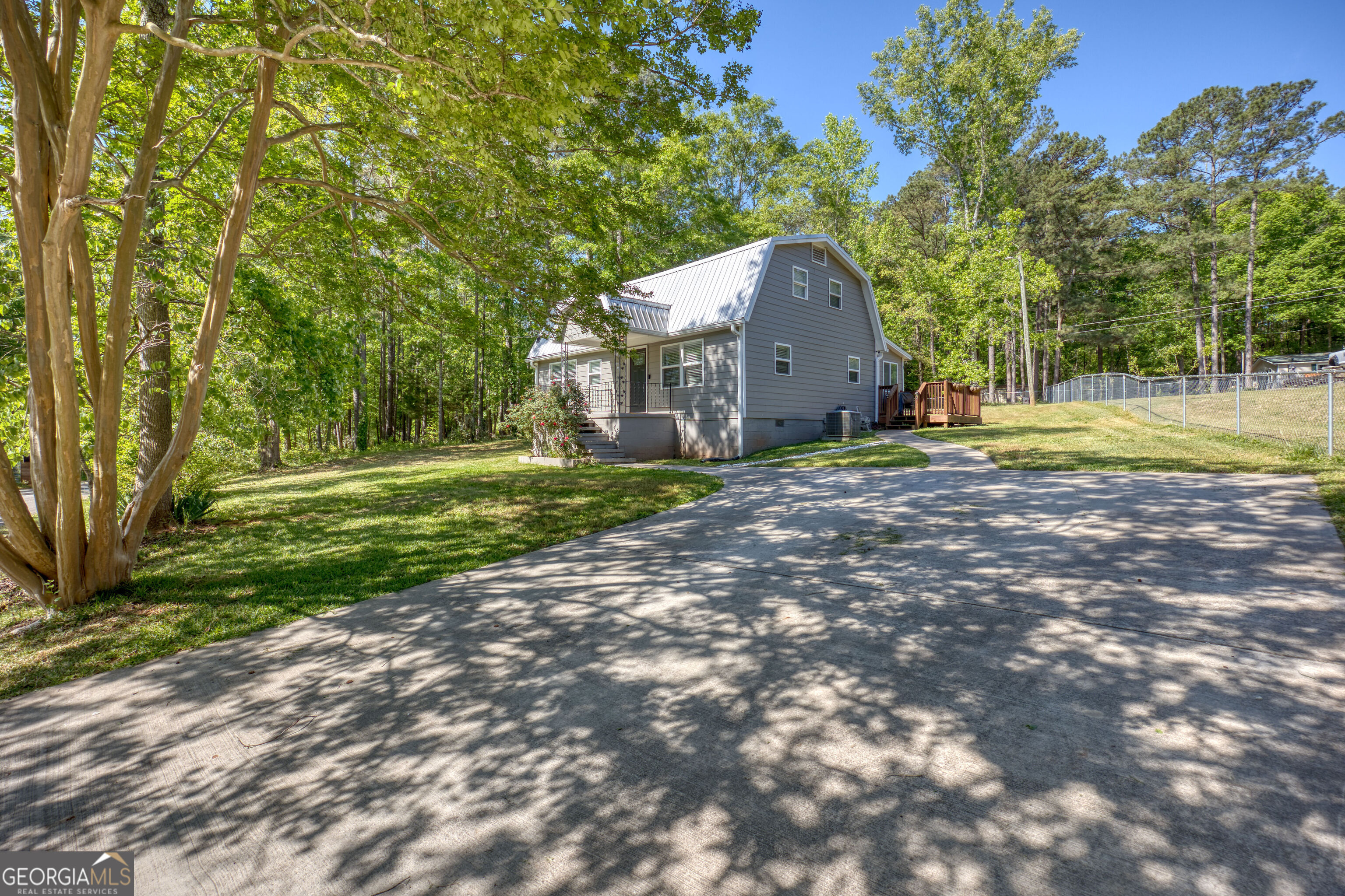 51 Cedar Circle Property Photo 3