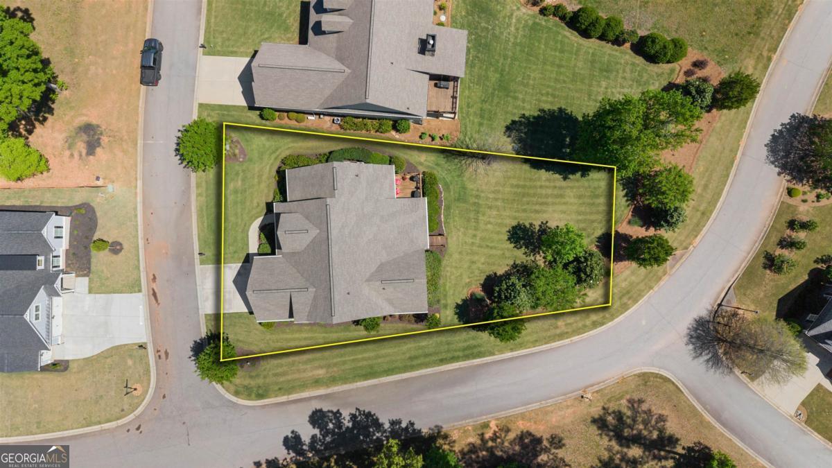 1011 Mid-mashie Way Property Photo 2