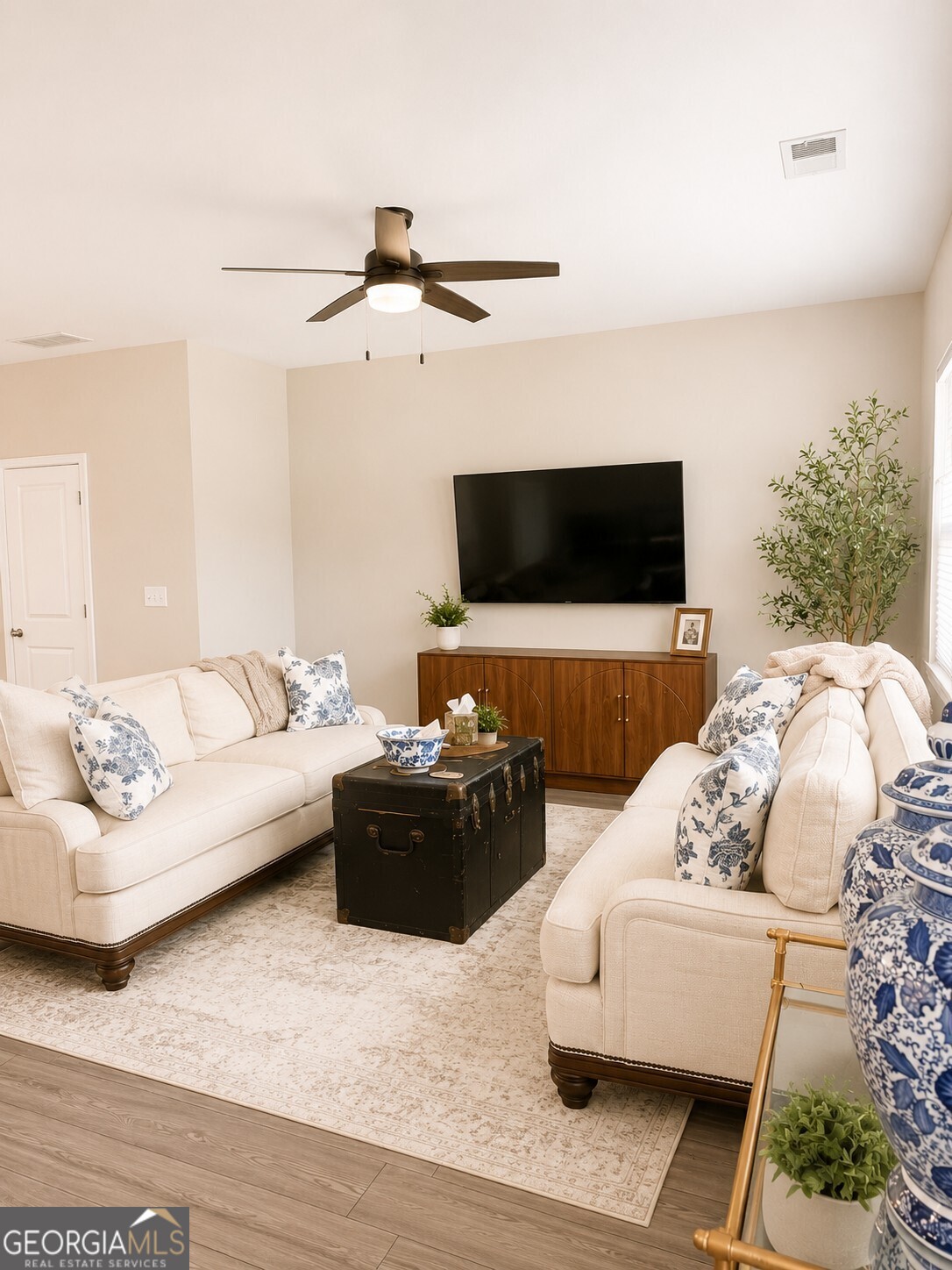 2009 Lanier Harbor Point Property Photo 8