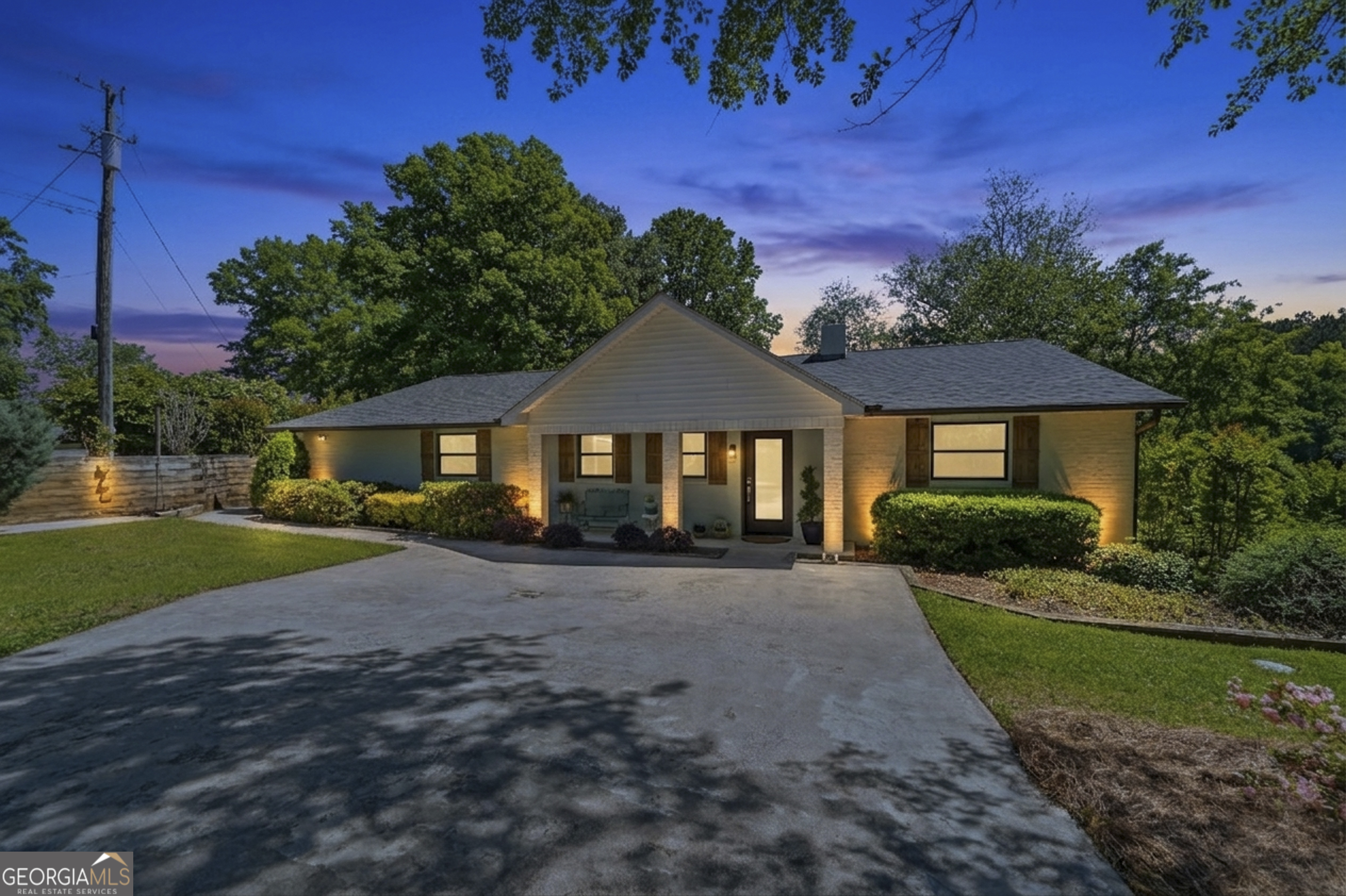 118 Hickory Point Property Photo 1