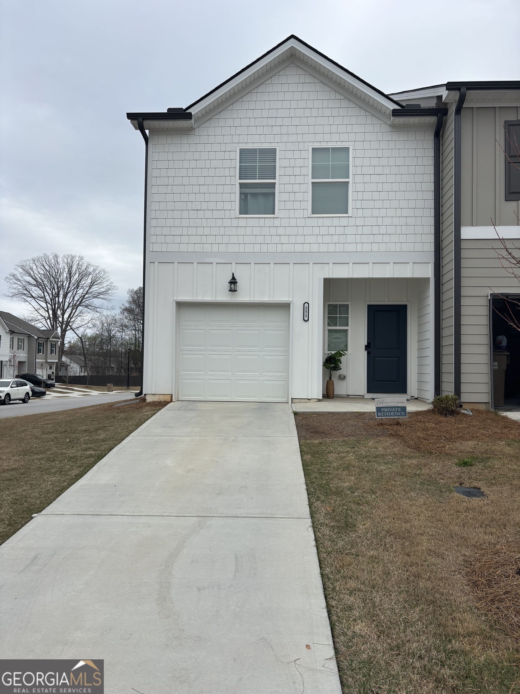 251 Regent Park Property Photo 2