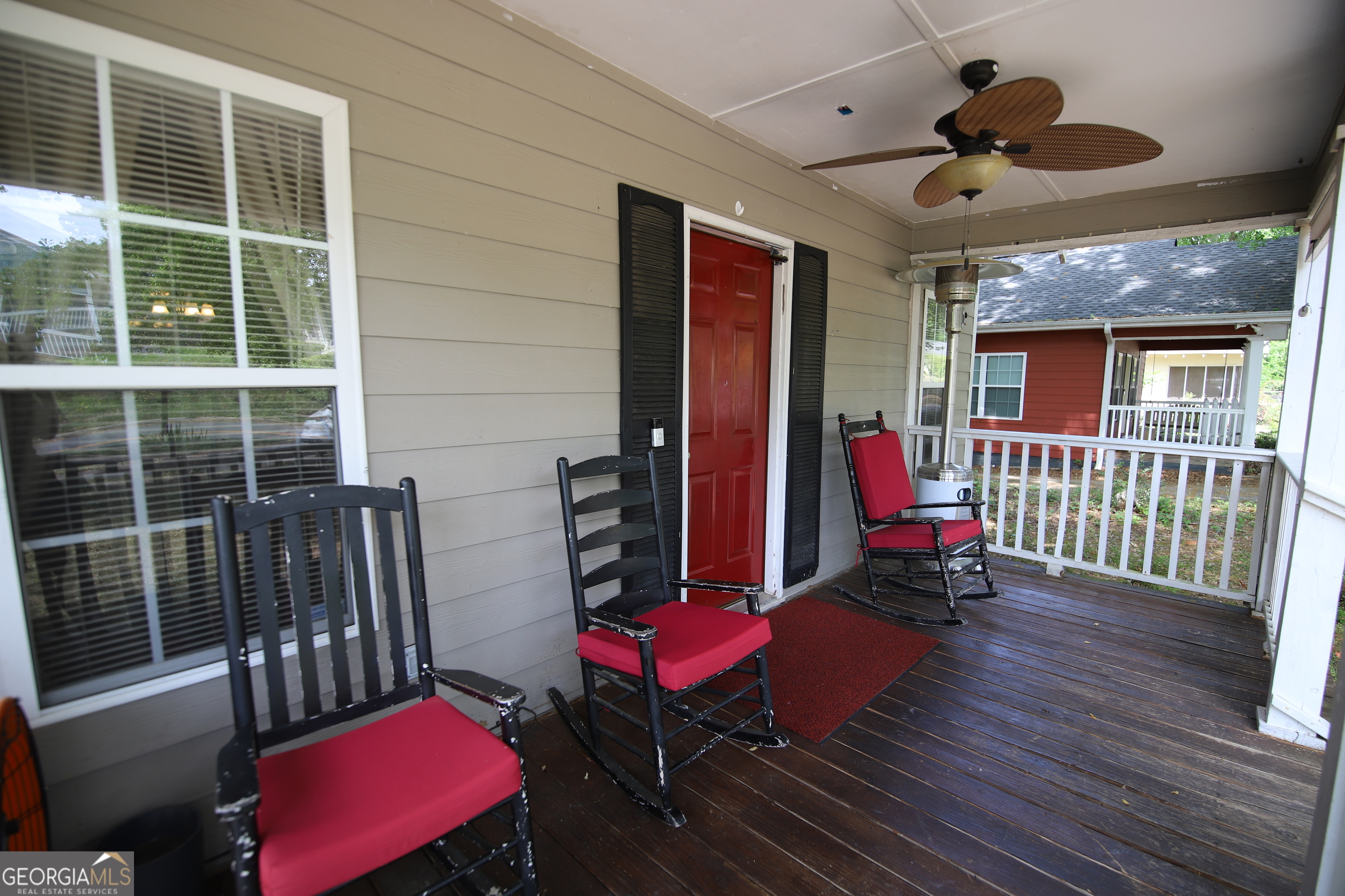 412 S Lee Street Property Photo 4