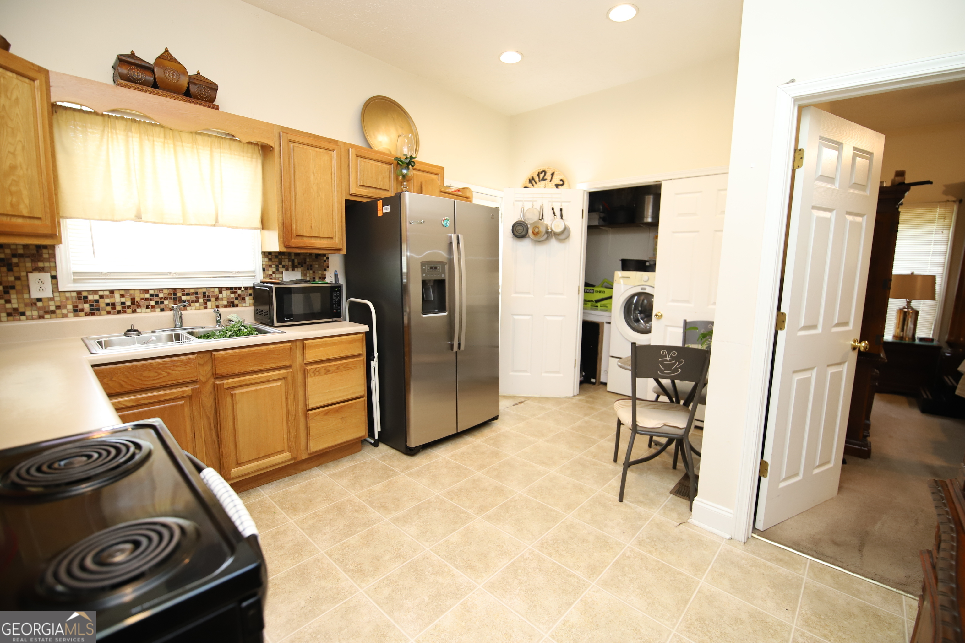 412 S Lee Street Property Photo 8