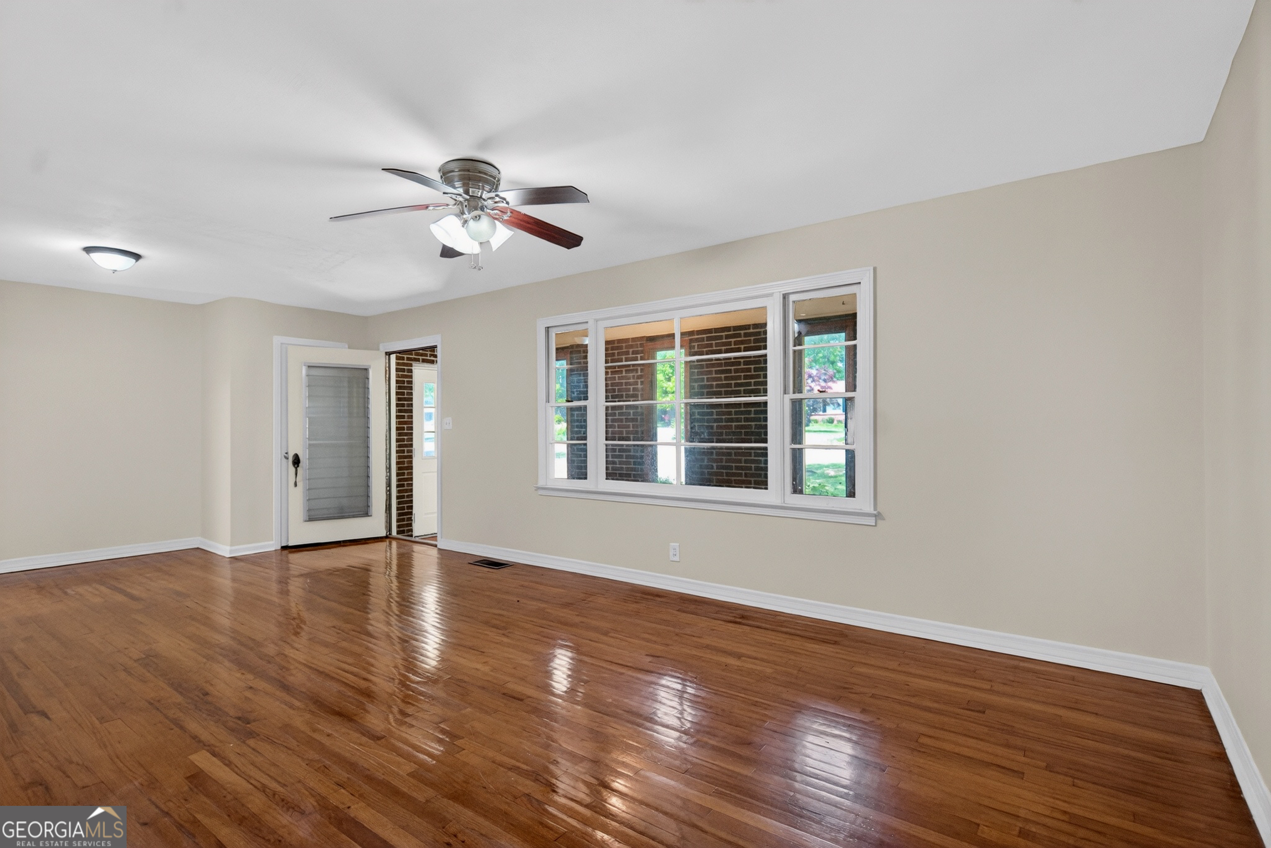 121 N Chilton Crescent Property Photo 19