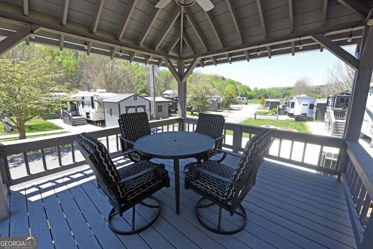 98 Heavenly Drive Property Photo 13