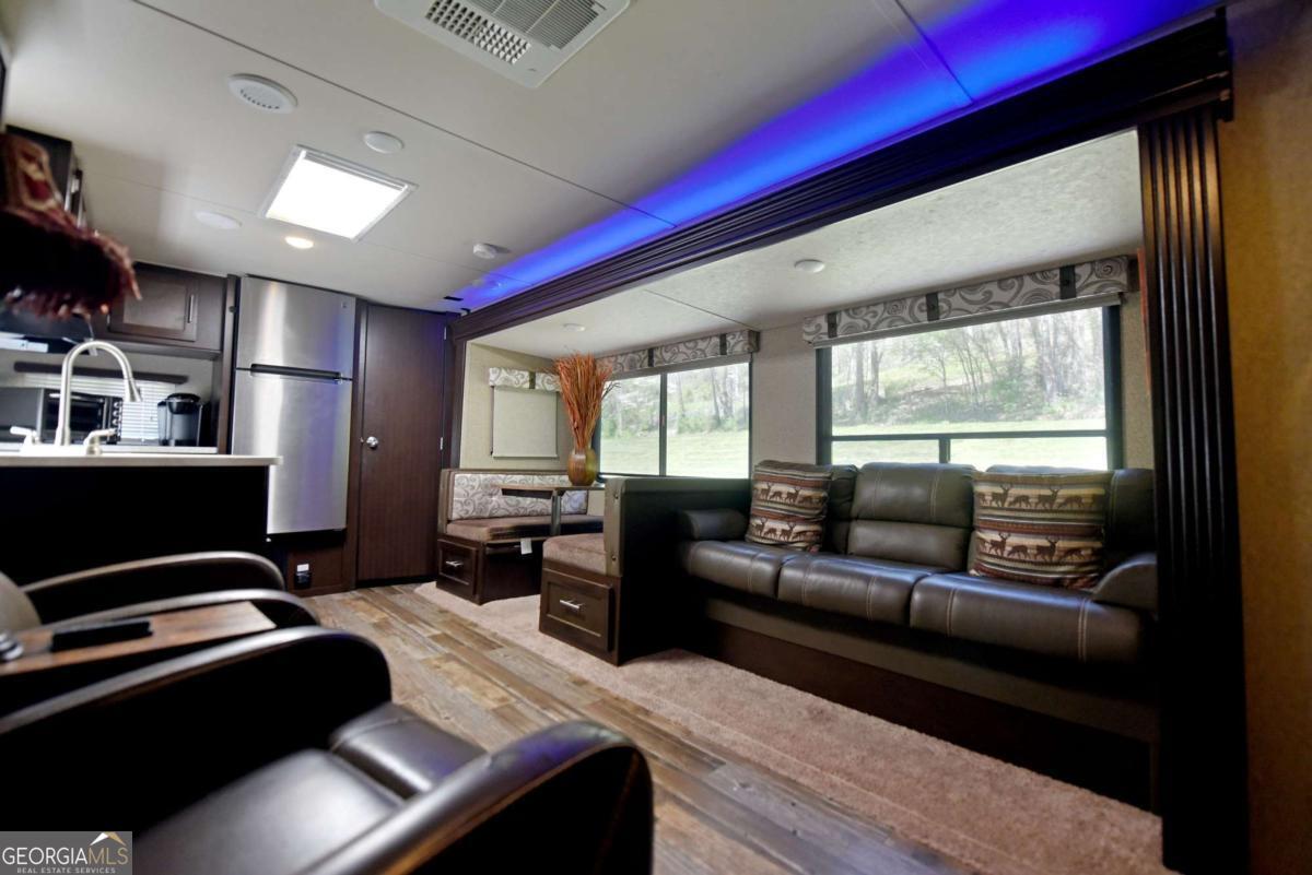 98 Heavenly Drive Property Photo 19