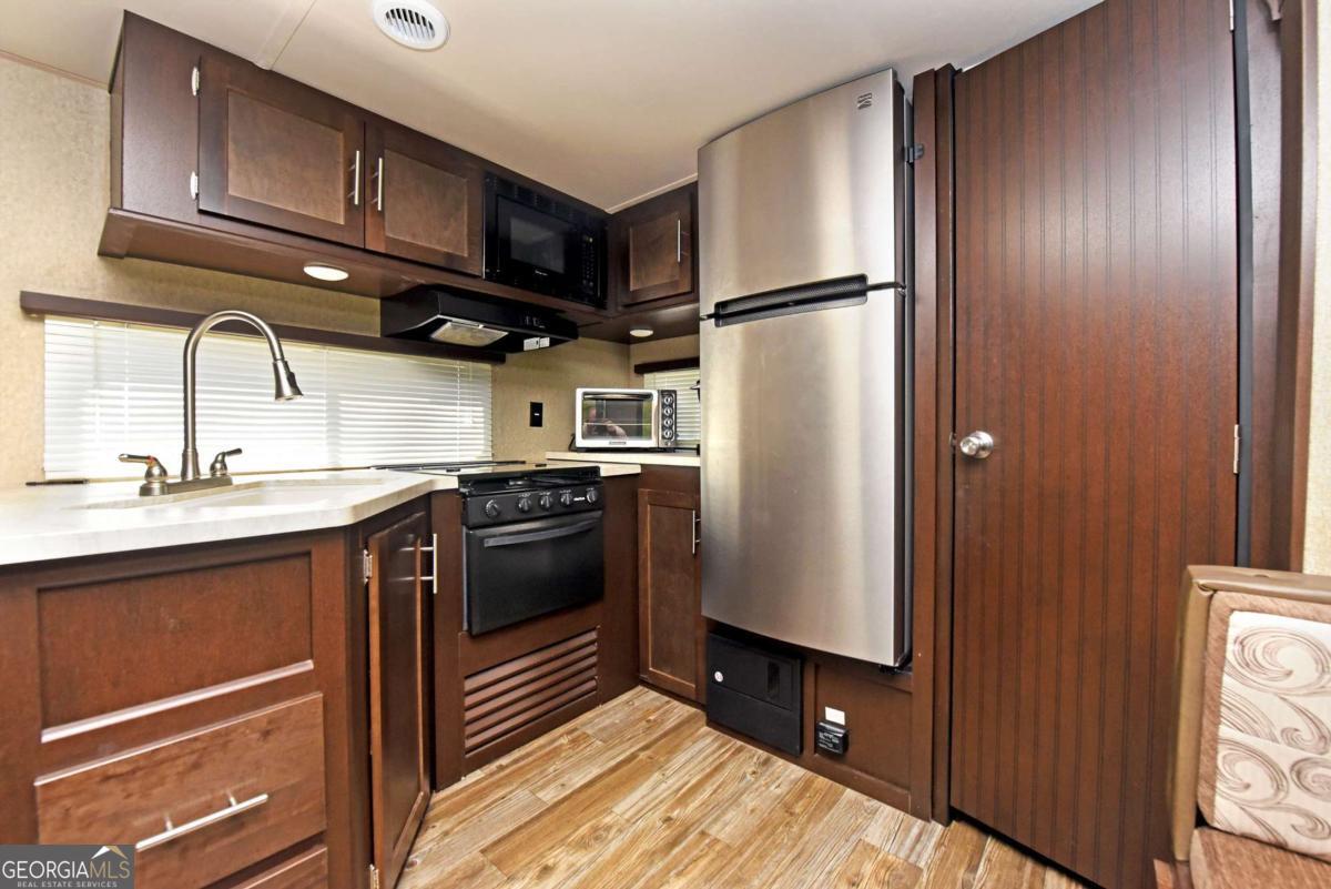 98 Heavenly Drive Property Photo 22