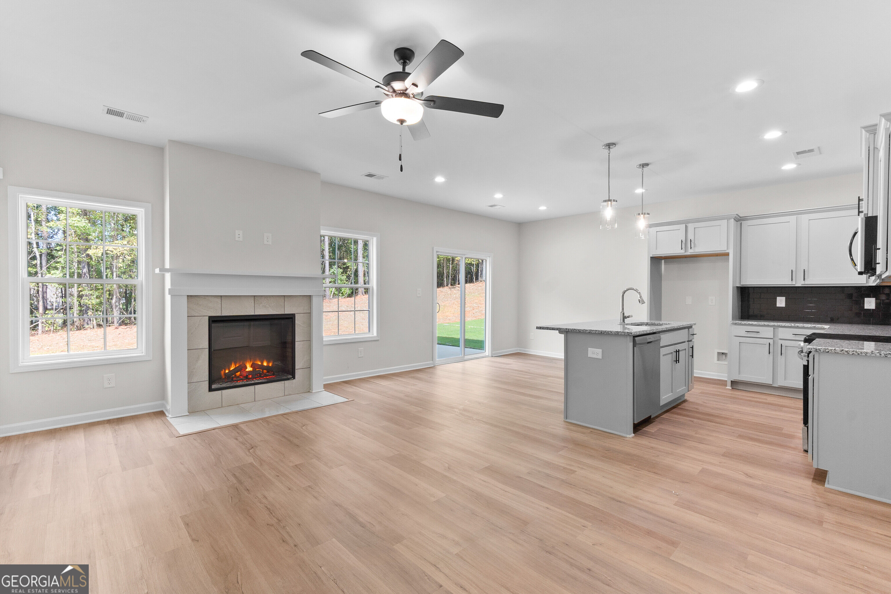 1050 Sun Valley Court # C60 Property Photo 2