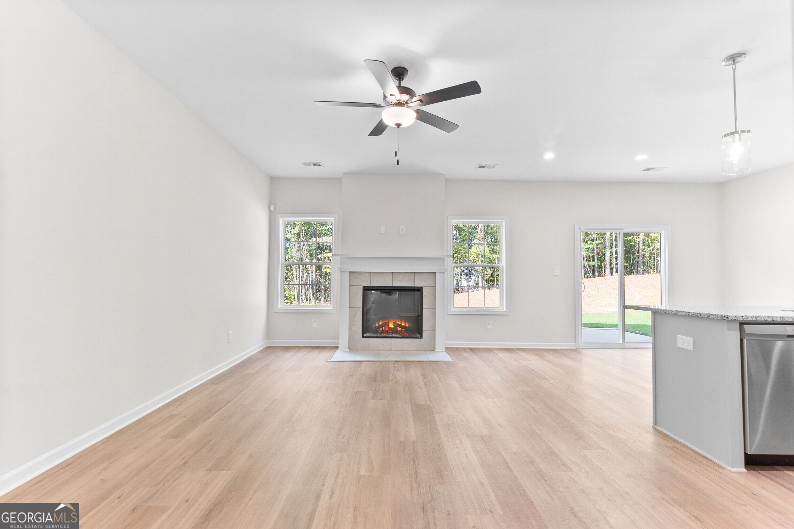 1050 Sun Valley Court # C60 Property Photo 3