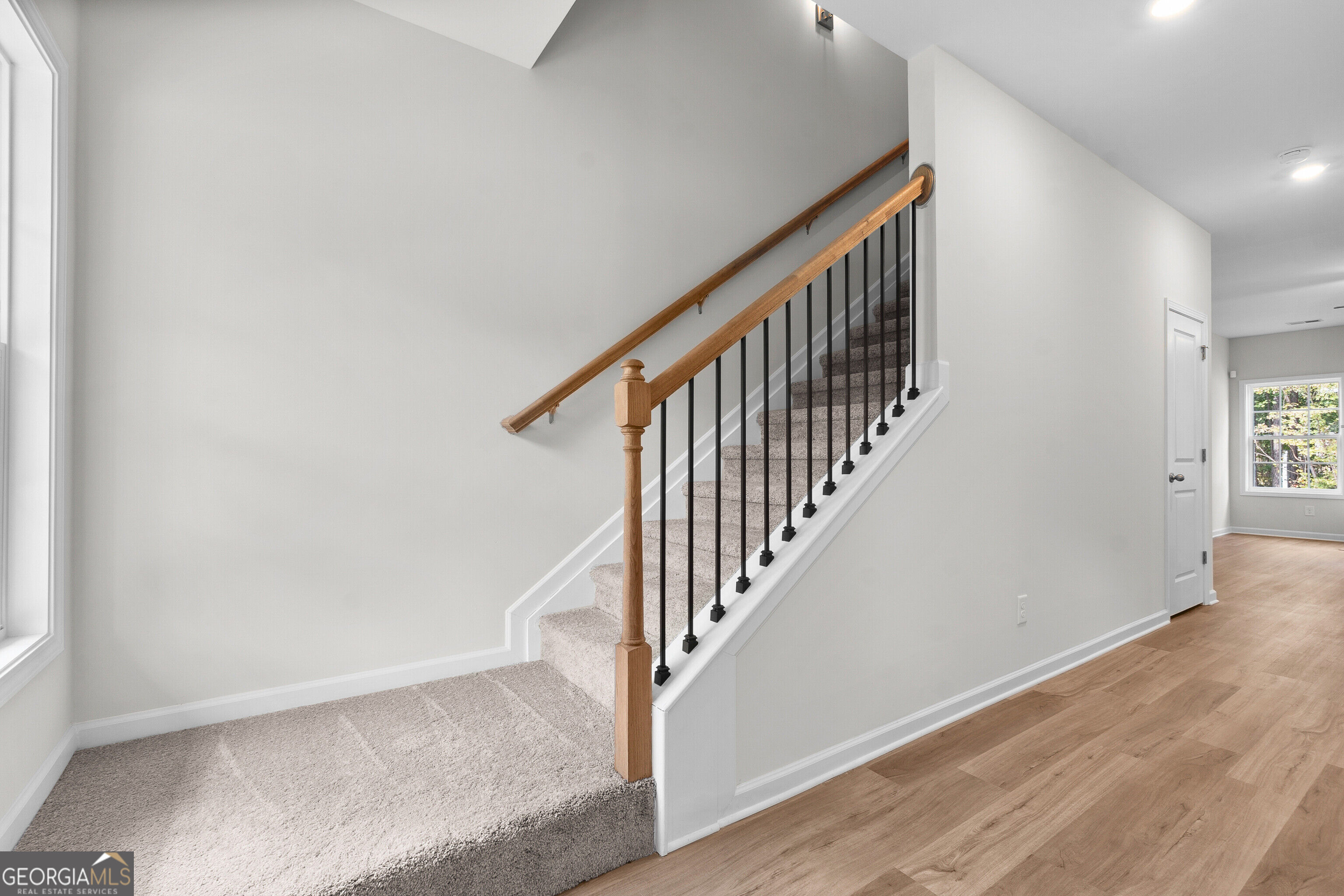 1050 Sun Valley Court # C60 Property Photo 6