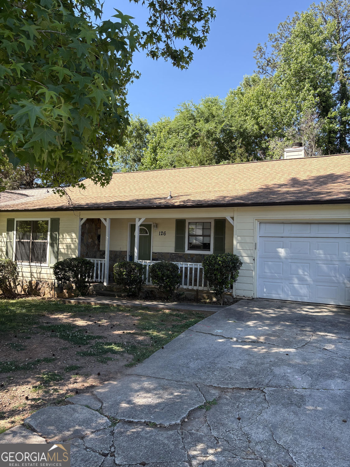 126 Oak Circle Property Photo 1