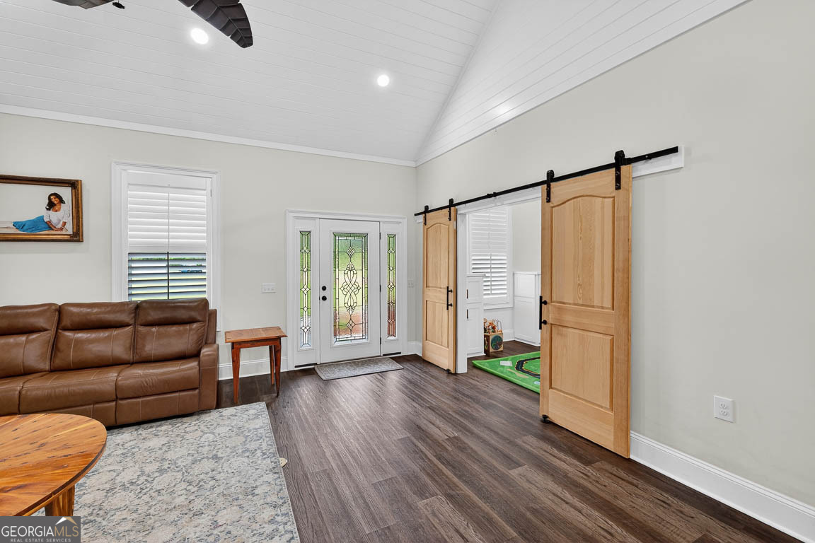211 Sanford Drive Property Photo 8